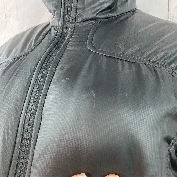 LL Bean Black glossy insulated coat - Picture 4 of 7